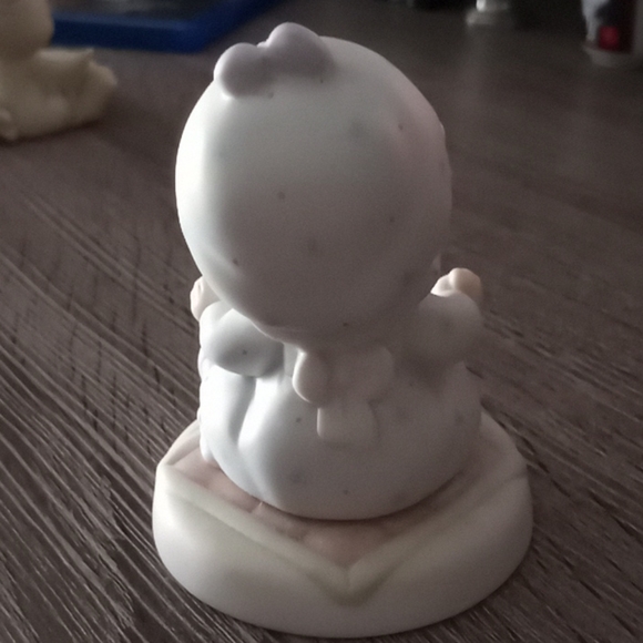 Baby girl precious moment - Picture 3 of 4